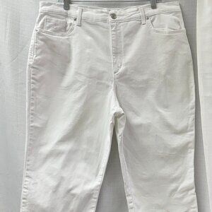 NWOT Gloria Vanderbilt Amanda Slimming Effect White Capri Women - 18